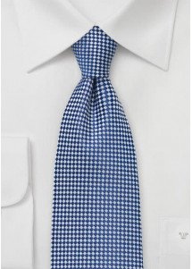 Herrenkrawatte Karo-Struktur blau – stilvoll und auffällig