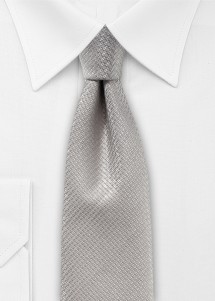  - Silberne Krawatte mit feiner Stuktur